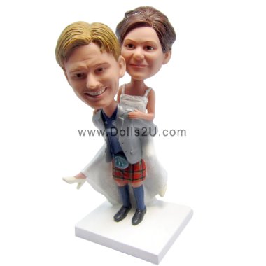 custom wedding bobbleheads groom kilt carrying bride